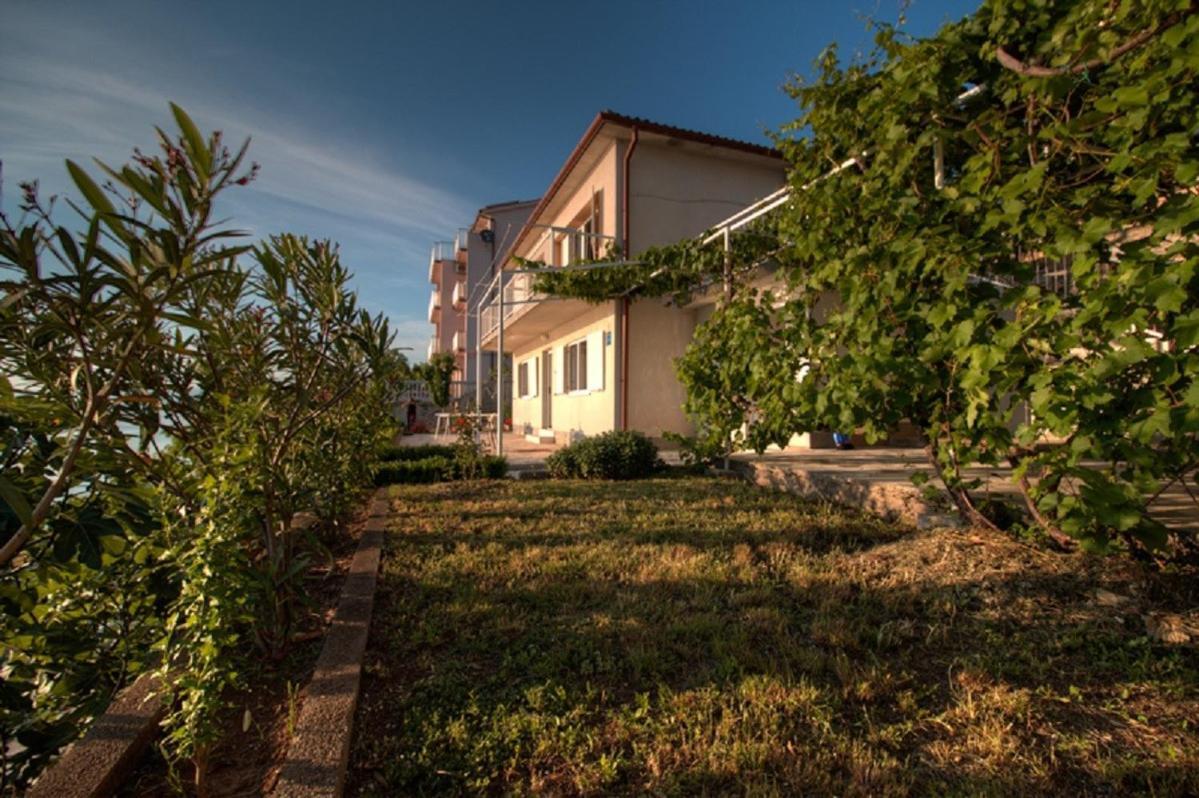 Appartement Kaka à Sveti Juraj Extérieur photo